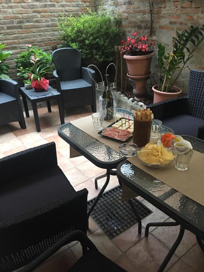 B&B Le Campane แฟร์รารา ภายนอก รูปภาพ